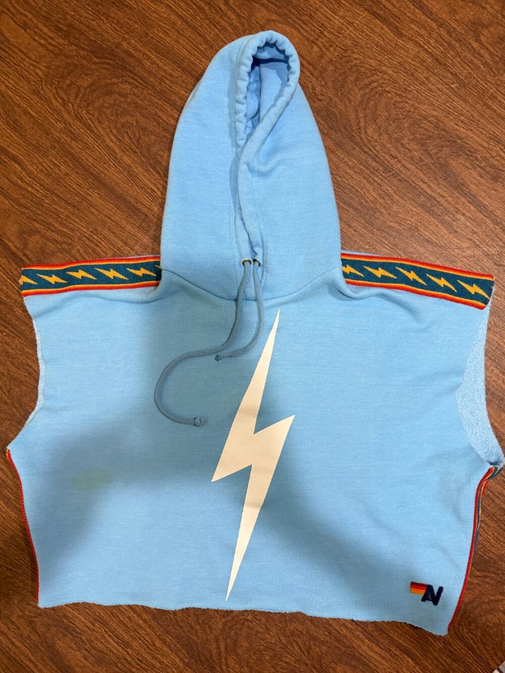 AVIATOR NATION - BOLT STRIPE SLEEVELESS RELAXED CROPPED PULLOVER HOODIE - SKY XS - Picture 8 of 12